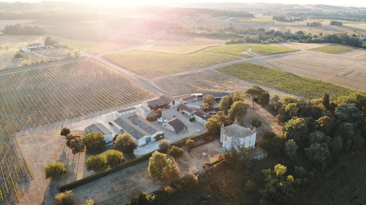 Gites Du Chateau De Panisseau Thénac Dış mekan fotoğraf