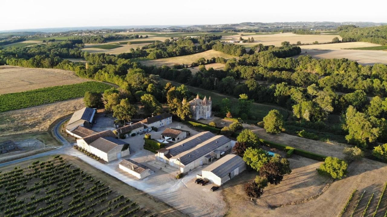 Gites Du Chateau De Panisseau Thénac Dış mekan fotoğraf